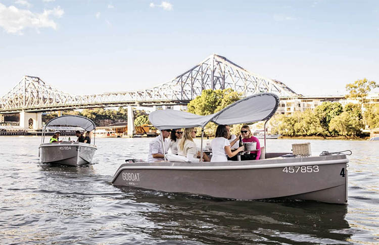 Hire a boat for the Brisbane River