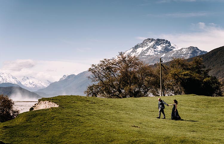 Honeymoon photo shoots are becoming popular in Queenstown from Asian bride and grooms.