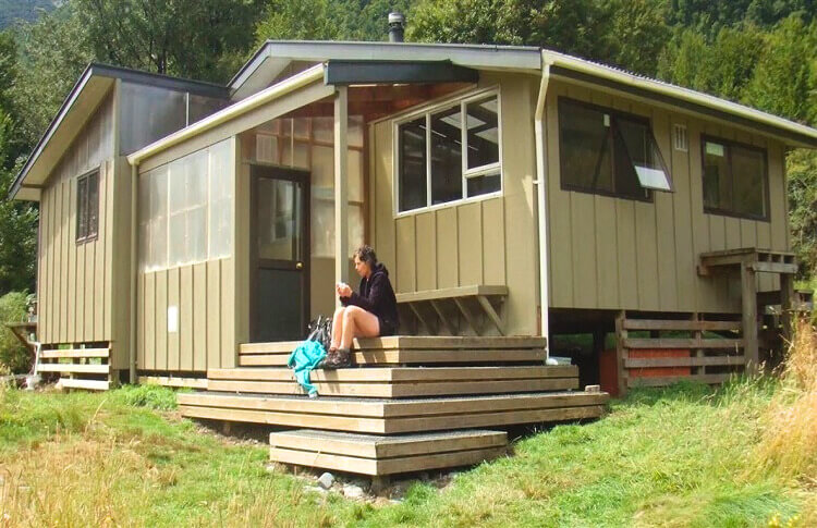 lakehead hut