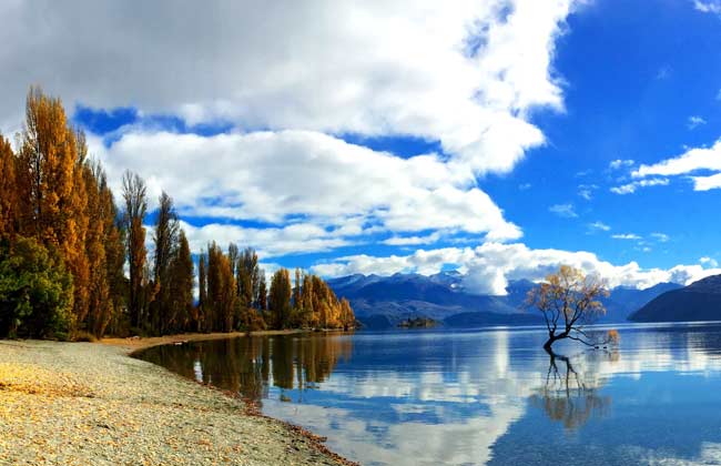 Tranquil Lake Wanaka.
