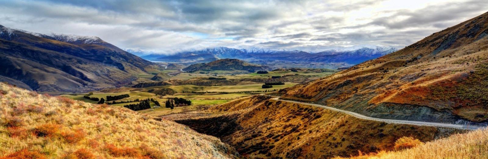 Long and meandering road into New Zealand's high country.
