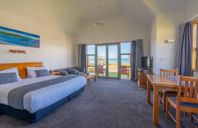 Anchor Inn Beachfront Rooms