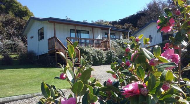 Chalets Terraced Gardens, Motueka.