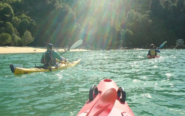 Kayaking Abel Tasman