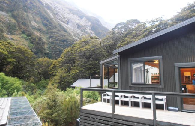 Pompolona Lodge - Milford Track