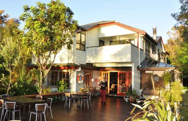 Torrent Bay Beachfront Lodge 