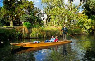 Christchurch Punting Avon River