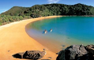 Kayaking Abel Tasman