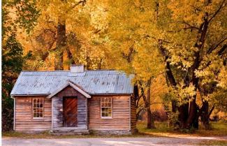 Arrowtown historic Police Hut