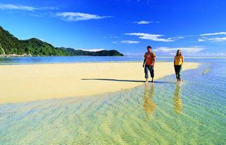 Hiking Abel Tasman