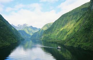 Cruising in Doubtful Sound