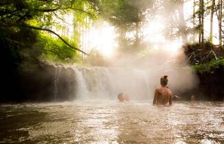 Tourists enjoying the wild hotpools south of Rotorua