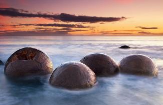 Moeraki Bolders