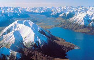 Southern Alps seen on a New Zealand tour